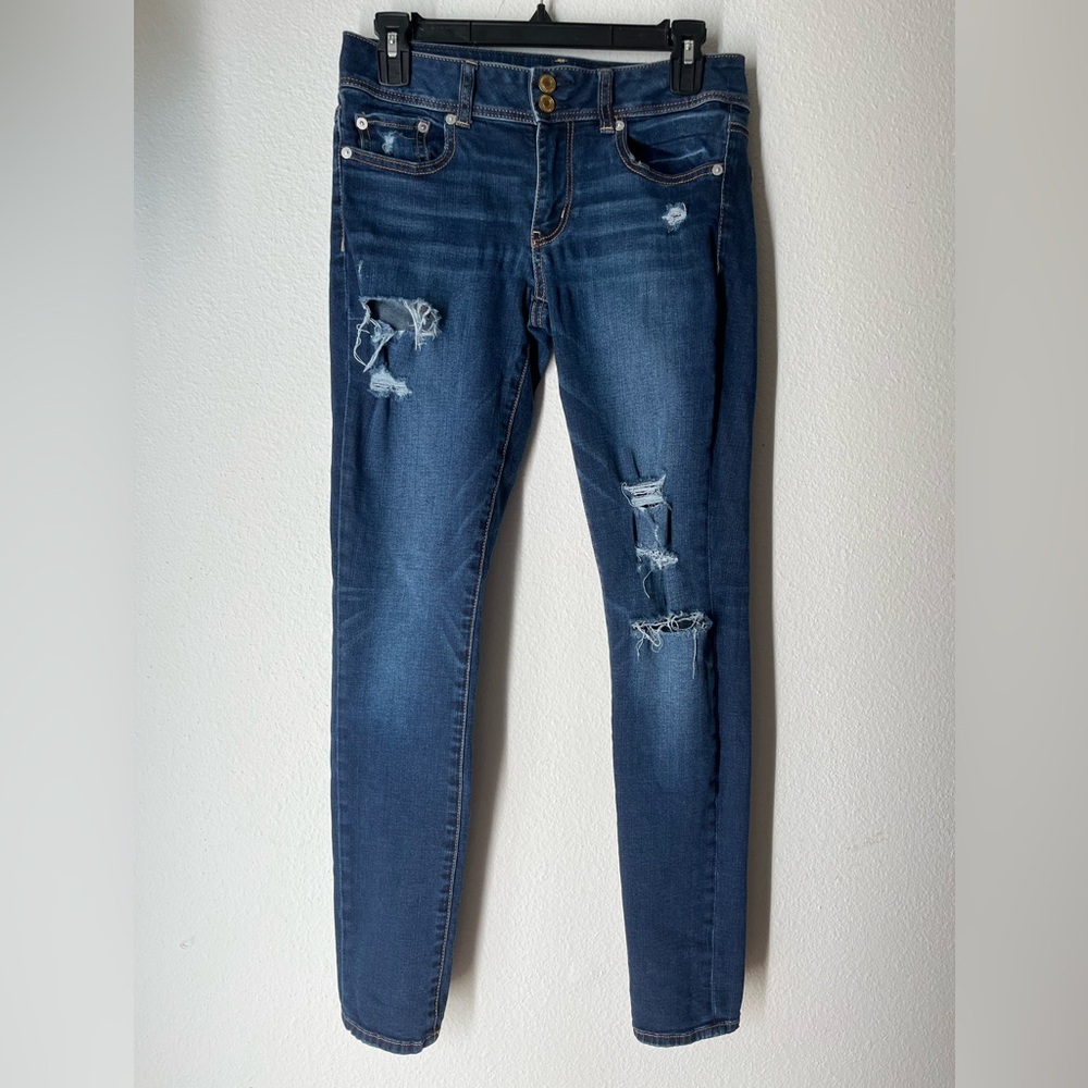American Eagle,size 6, ripped, super stretch skinny jeans